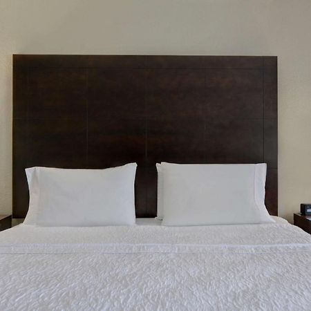 Hampton Inn Greenwood Buitenkant foto