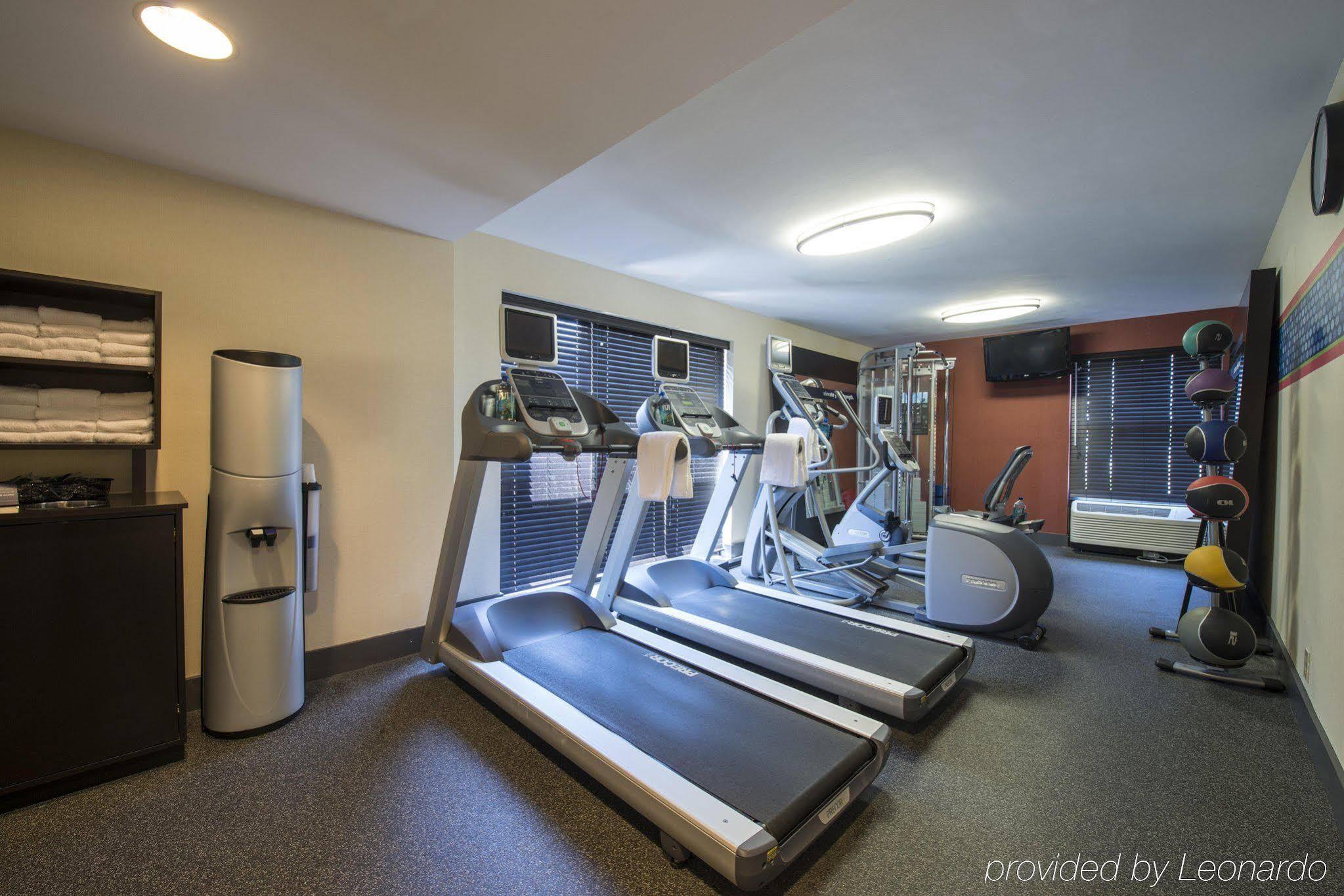 Hampton Inn Greenwood Buitenkant foto