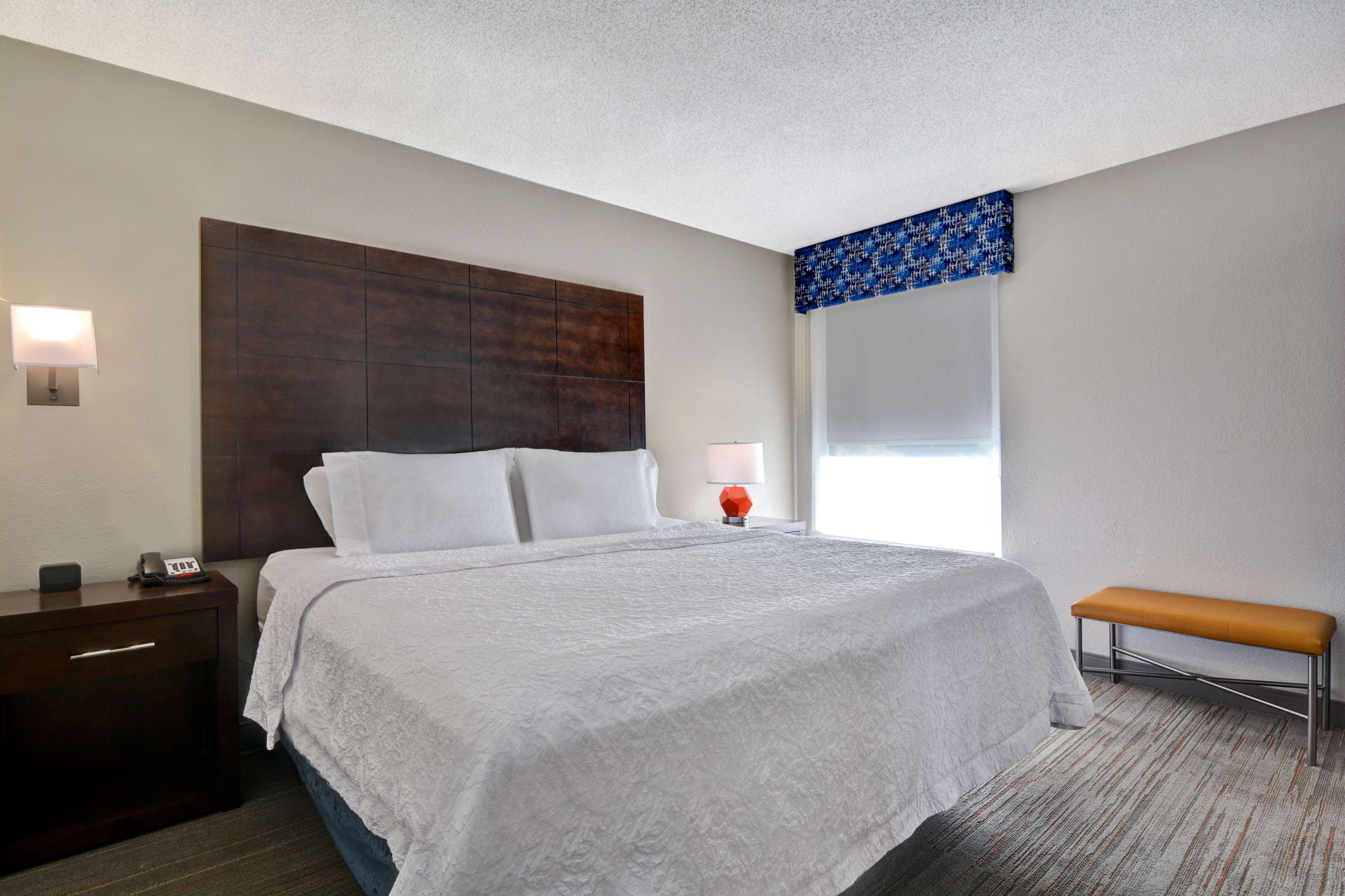 Hampton Inn Greenwood Buitenkant foto