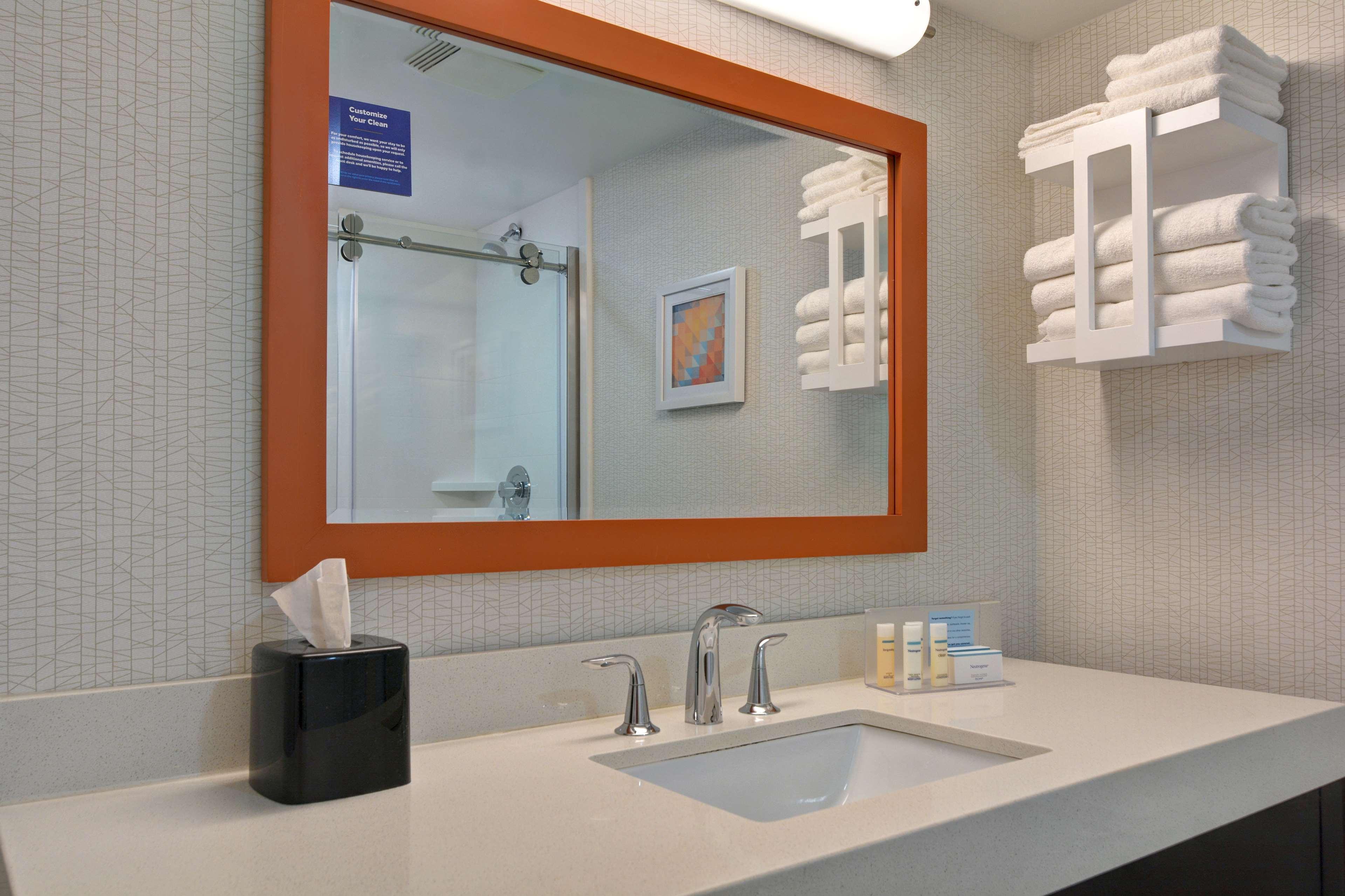 Hampton Inn Greenwood Buitenkant foto