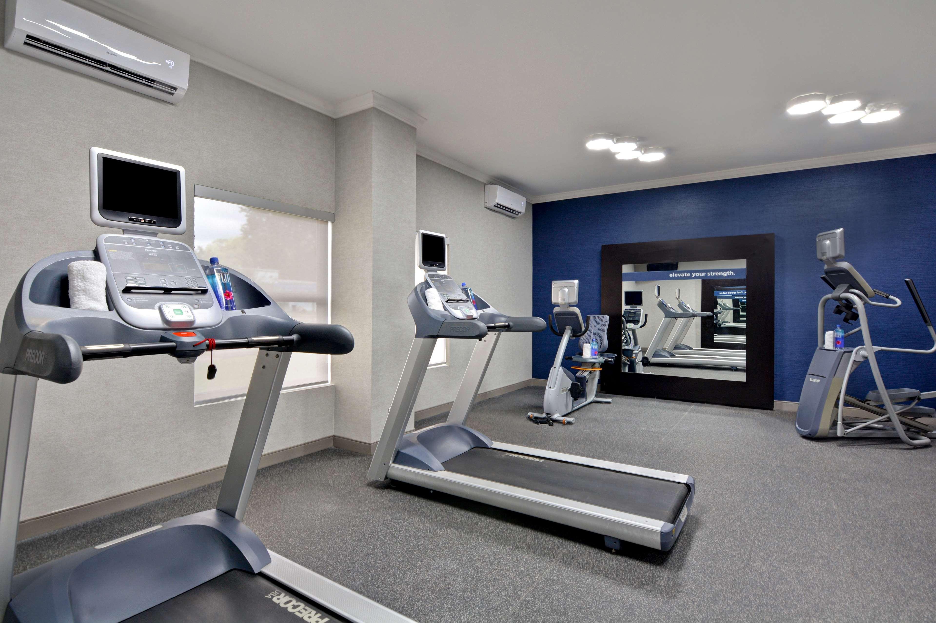Hampton Inn Greenwood Buitenkant foto