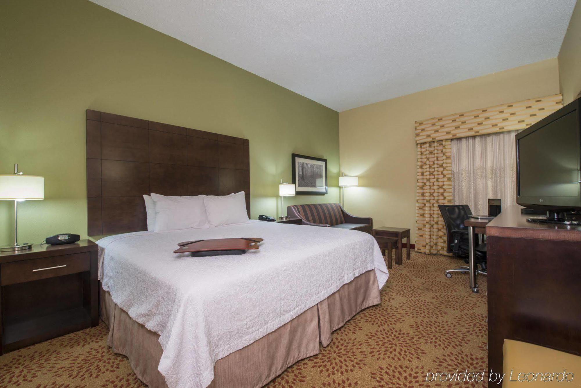 Hampton Inn Greenwood Buitenkant foto