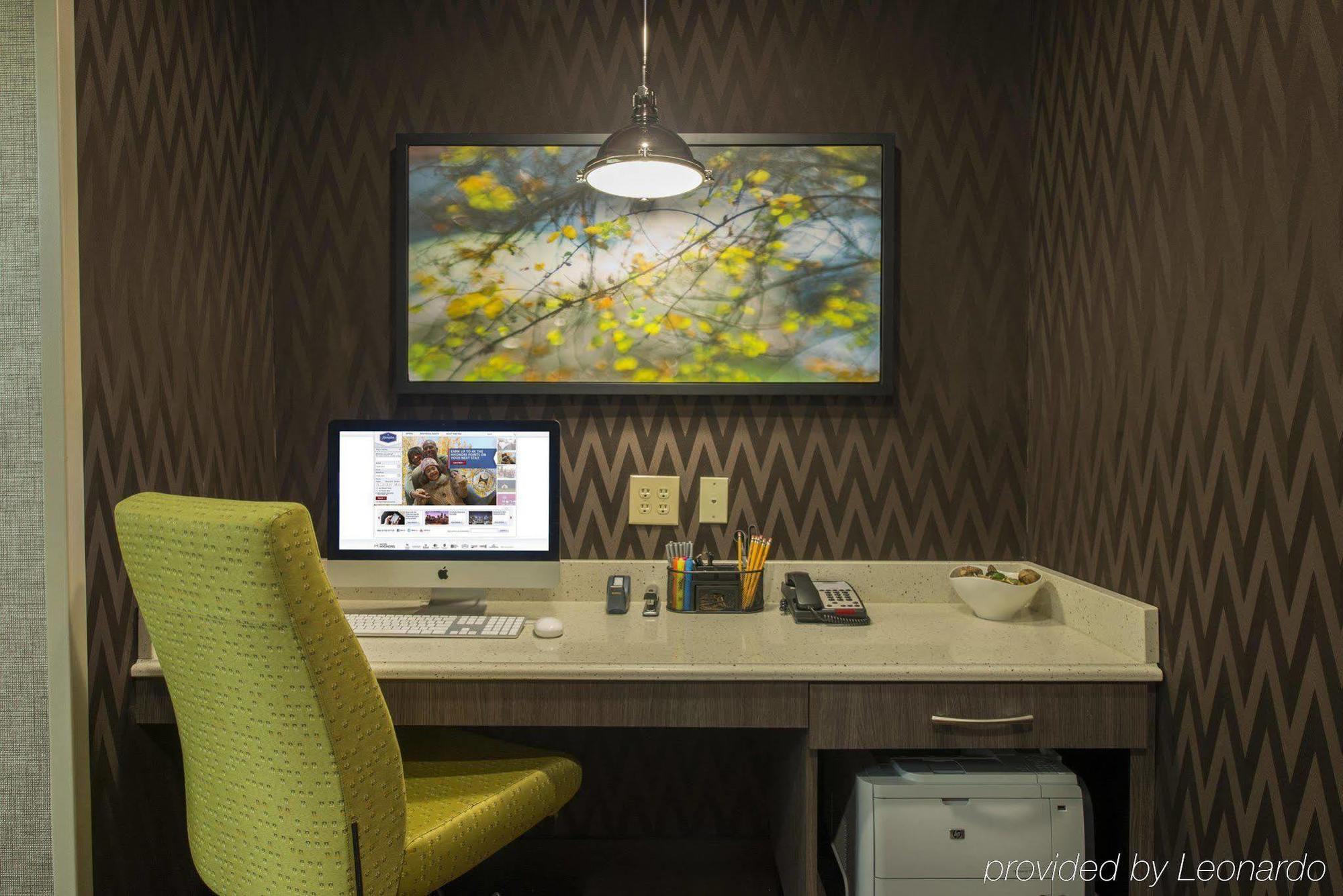 Hampton Inn Greenwood Buitenkant foto