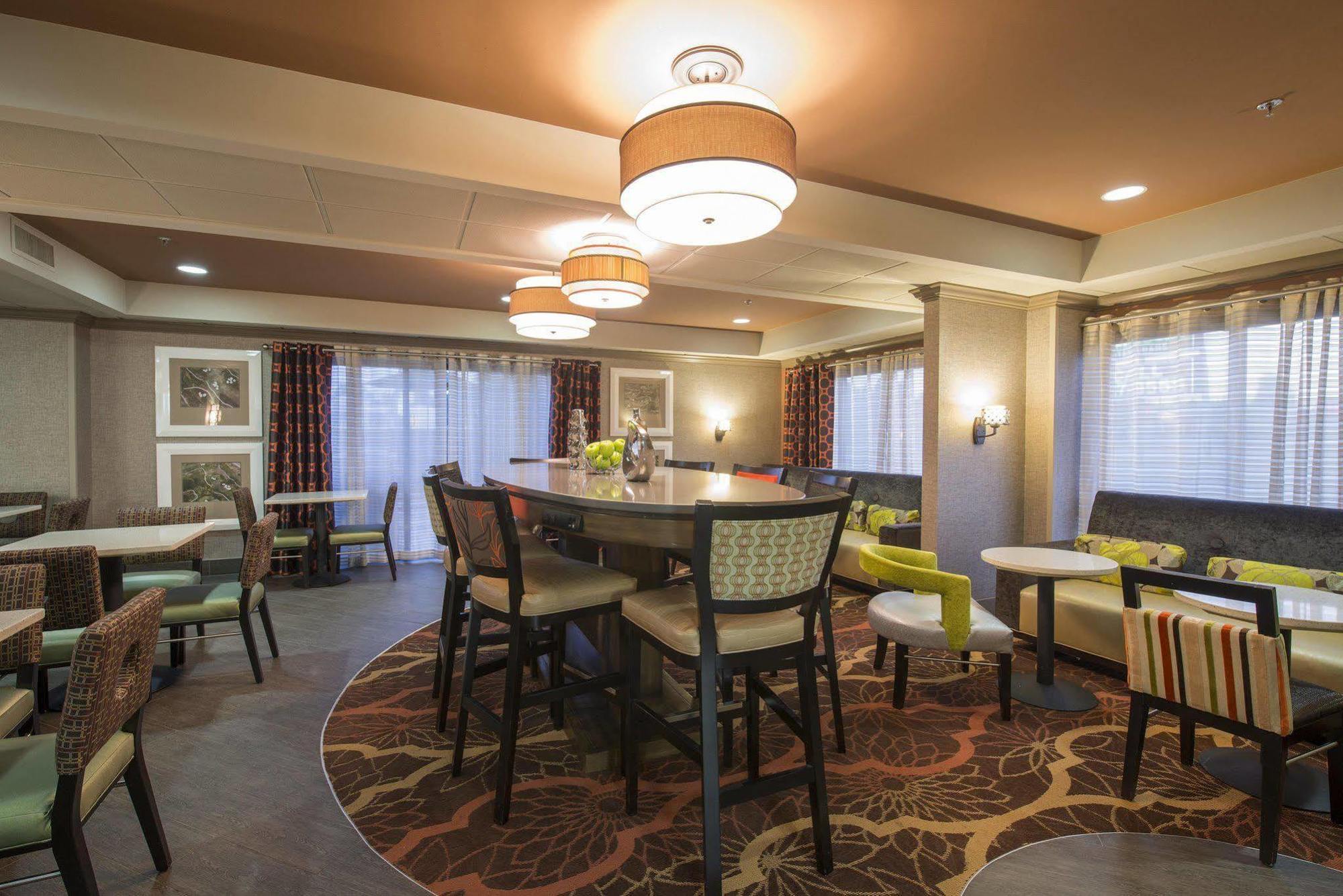 Hampton Inn Greenwood Buitenkant foto