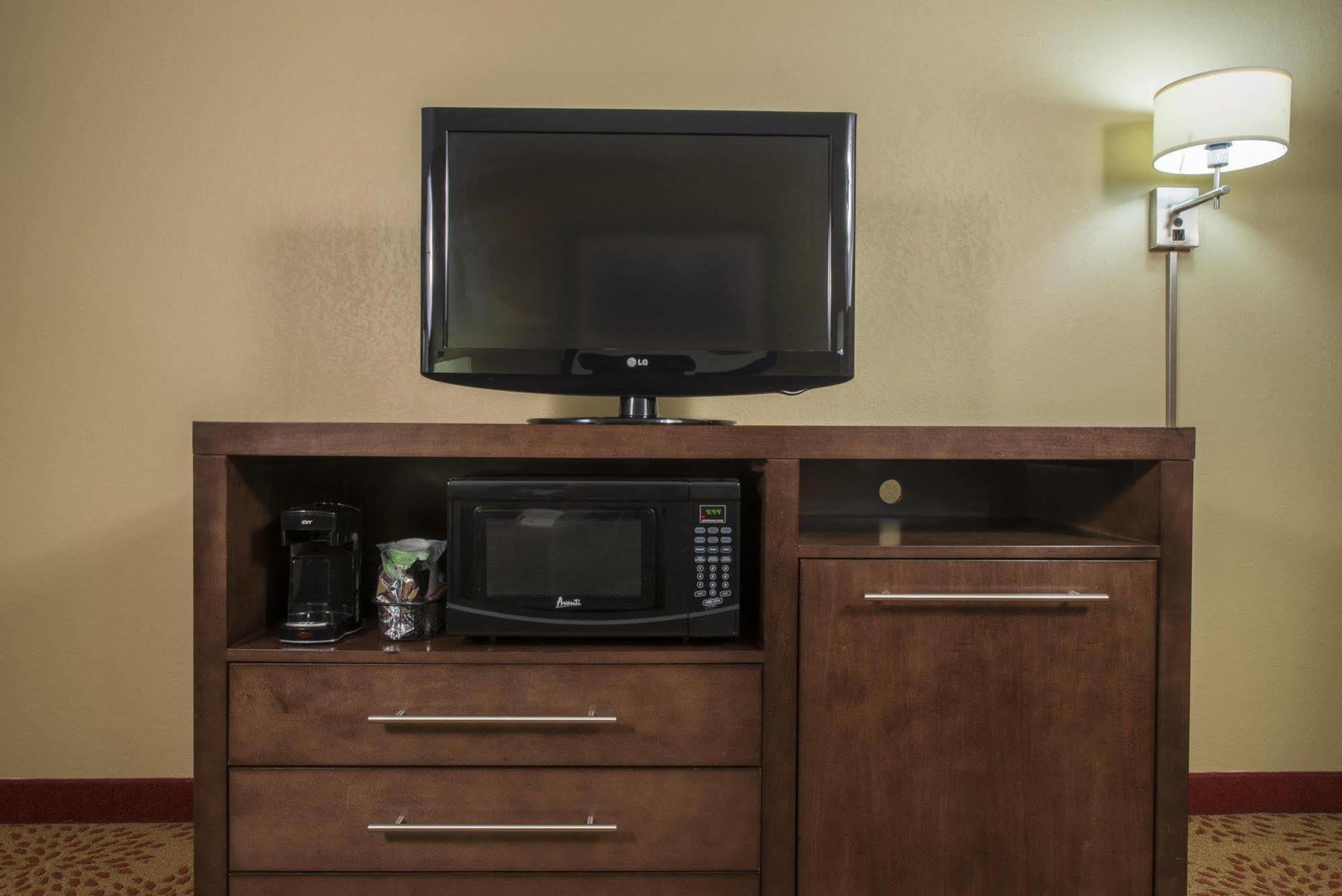 Hampton Inn Greenwood Buitenkant foto